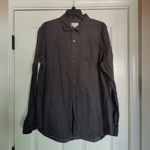 Gap standard fit linen button up shirt. XL..